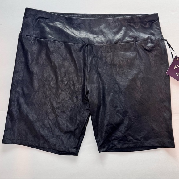 AVA & VIV Women’s Plus Black Iridescent Shorts Size 2X - Picture 1 of 8